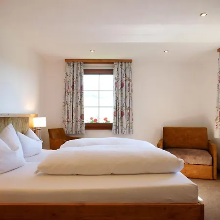 Feriengasthof Loewen Hotel *