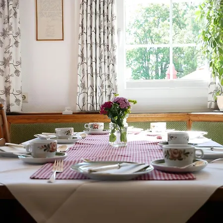 Otel Feriengasthof Loewen Breitnau